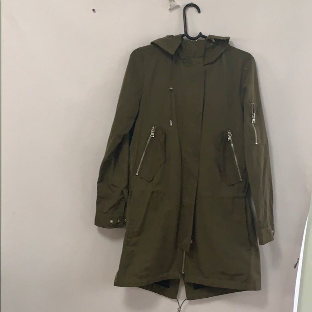 VINCE CAMUTOย CINCHED WAISTโ WATERRESISTANTโCOAT